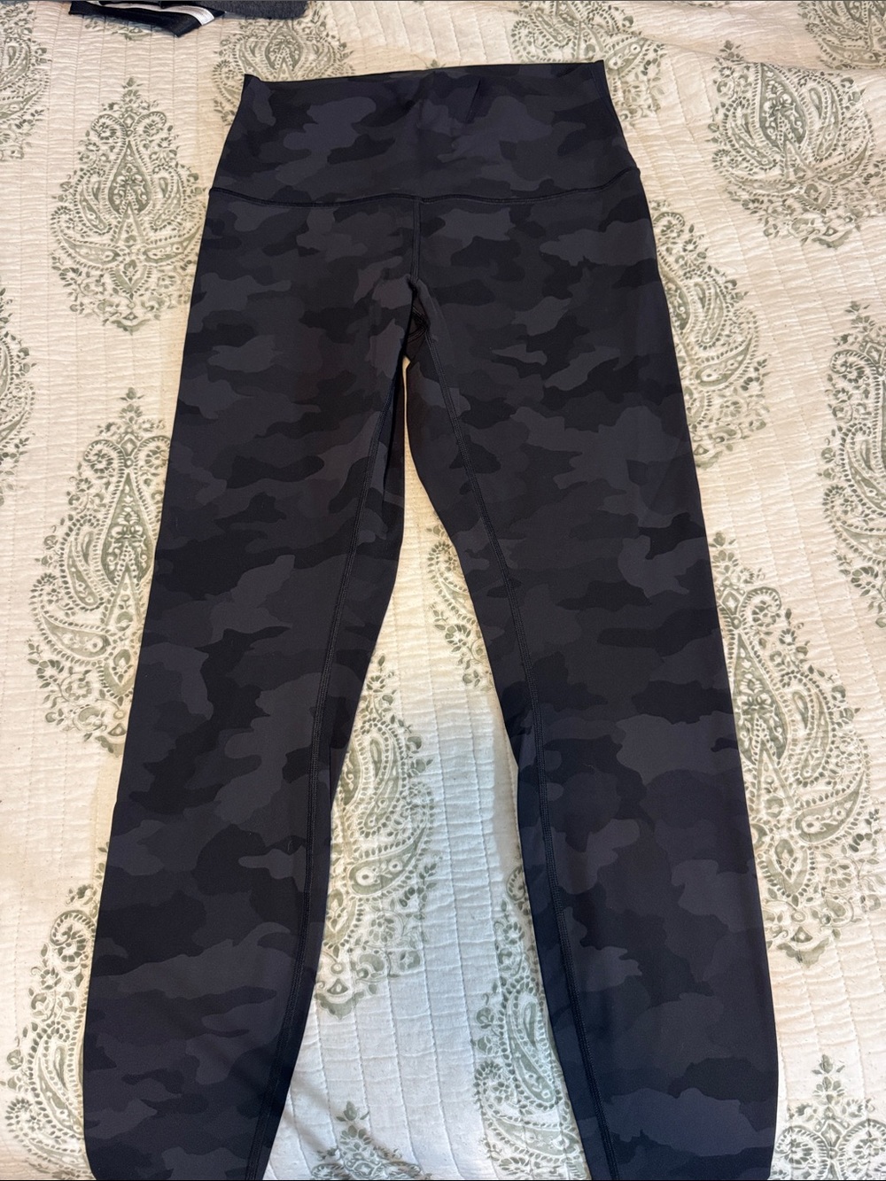 Lululemon Wunder Under size 10